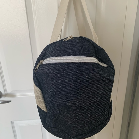 💫New! NWOT 💫Denim Gym or Weekender Duffle Bag👜 - Picture 3 of 4